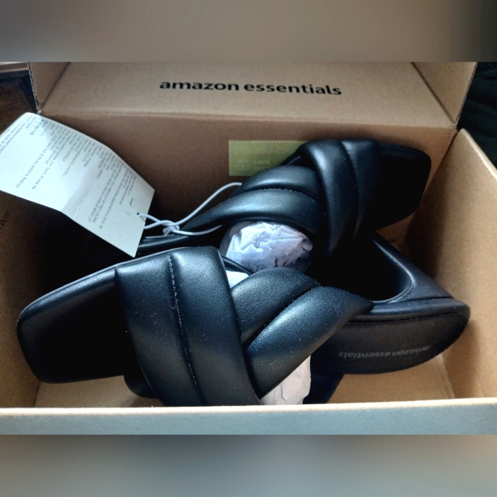 AMAZON ESSENTIALS WOMENS SIZE 5 PUFFY BLACK CRISS CROSS MULES HEEL ABOUT 3INCH